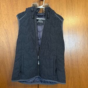 Prana Gray Quilted Hooded Vest with Faux Fur Trim